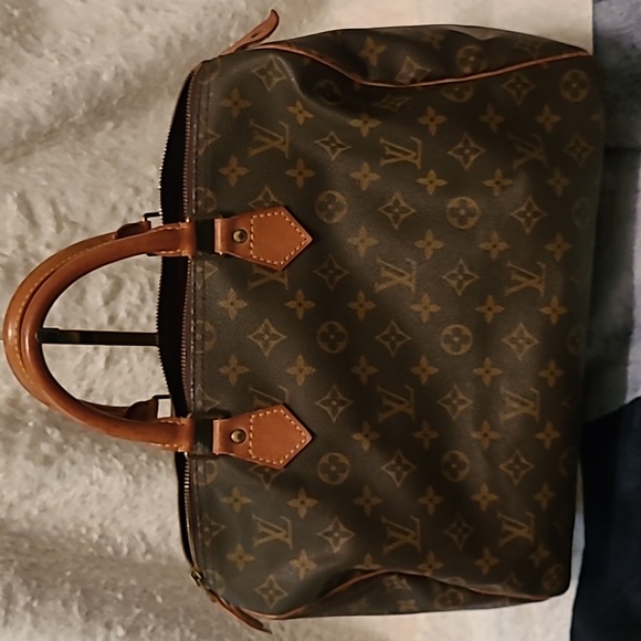 Louis Vuitton Handbags - Louis Vuitton Speedy 35